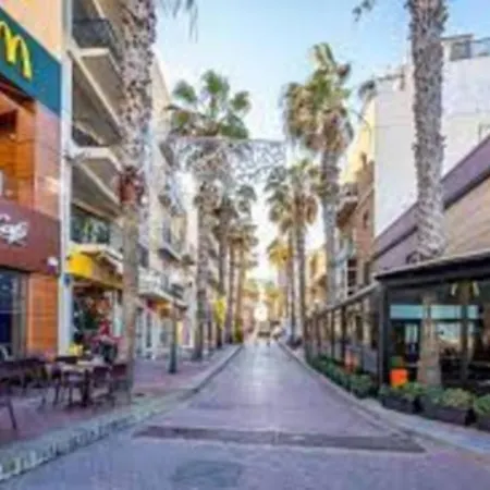 Bugibba Corner Stone Away From The Sea *