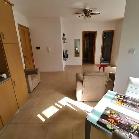 Appartement Bugibba Corner Stone Away From The Sea San Pawl il-Baħar