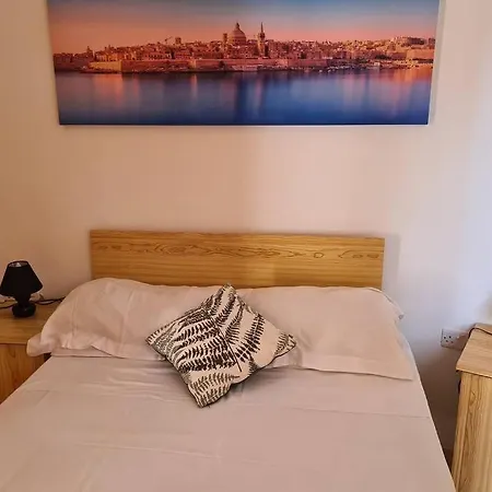 Daire Bugibba Corner Stone Away From The Sea *